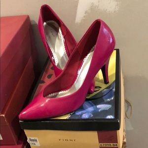 Fioni Fuschia heels size 10